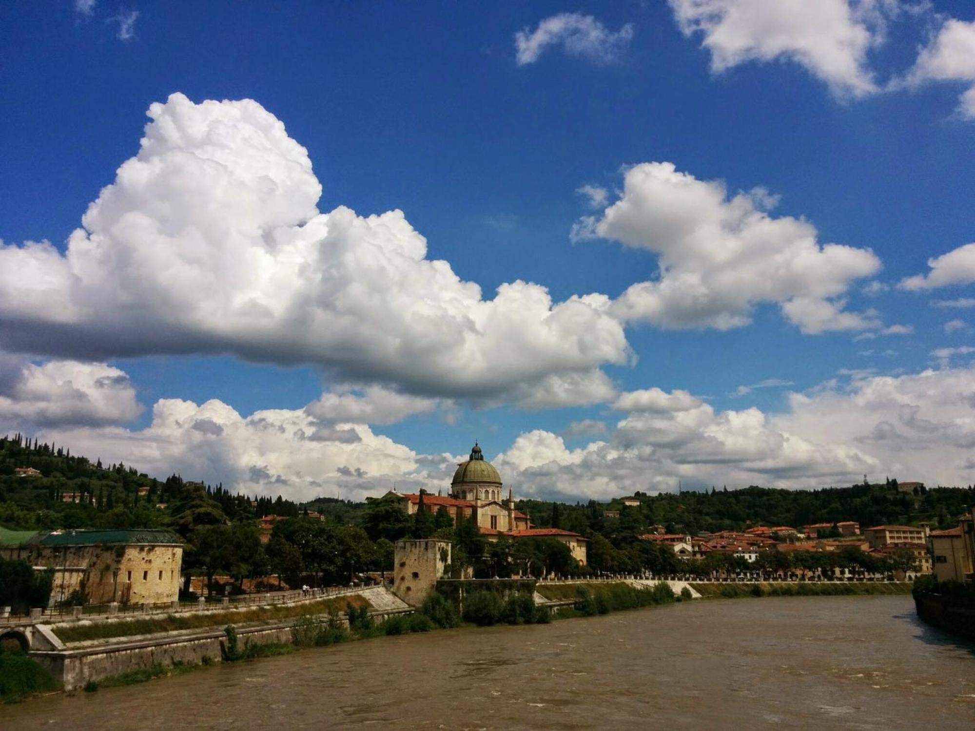 Across The River And Into The Trees Apartamento Verona Exterior foto