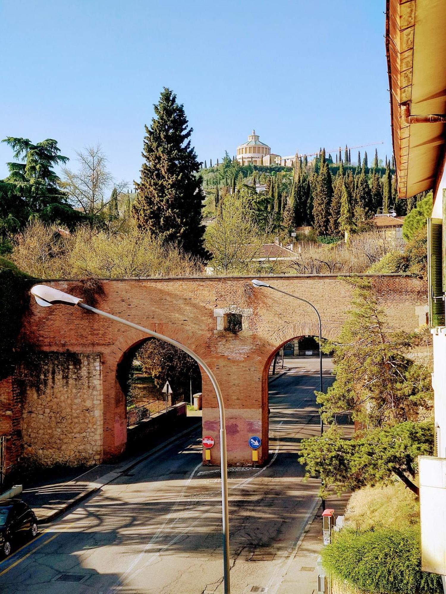 Across The River And Into The Trees Apartamento Verona Exterior foto