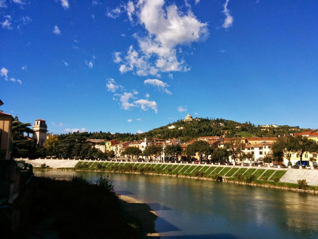 Across The River And Into The Trees Apartamento Verona Quarto foto